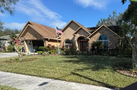 2210 Misty Ridge Ln, Valrico, FL 33594