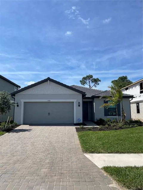 5519 Silverside Pine Ct, Lakewood Ranch, FL 34211