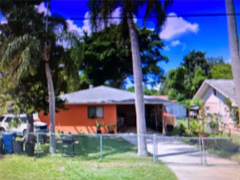 2510 7th St E, Bradenton, FL 34208