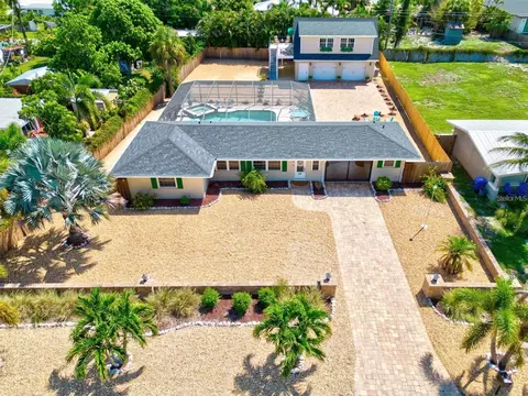 6139 Hollywood Blvd, Sarasota, FL 34231