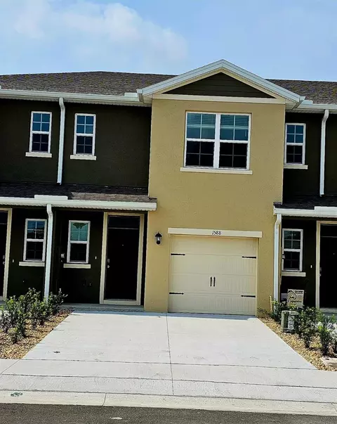 1588 Swan Swim Dr, Davenport, FL 33837