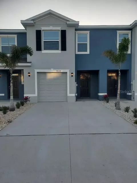 4028 Blue Banks Ln, Bradenton, FL 34208