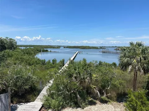 11871 Rye Key Dr, Cedar Key, FL 32625