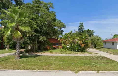 1310 Indian Rocks Rd, Belleair, FL 33756