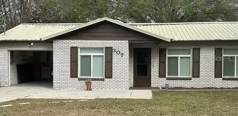307 Honey Bee Ln, Polk City, FL 33868