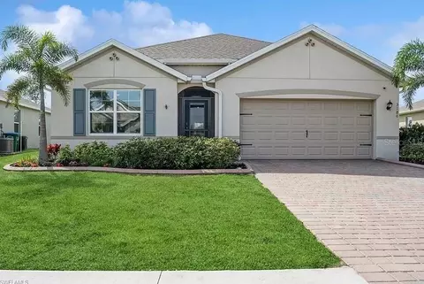 3180 Estancia Ln, Cape Coral, FL 33909