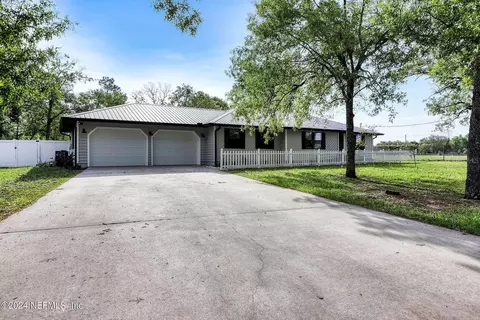 132 Crestwood Dr, Interlachen, FL 32148
