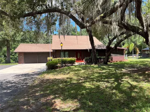 228 SE 3rd Ave, Melrose, FL 32666