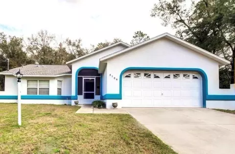 8509 N Titleist Dr, Citrus Springs, FL 34434