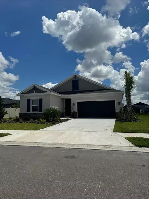 5933 Oakhaven Ln, Palmetto, FL 34221