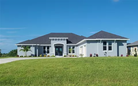 5208 Lake Venice Dr, Wimauma, FL 33598