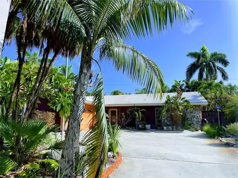 107 21st St, Belleair Beach, FL 33786