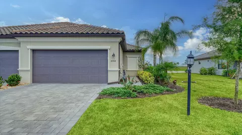 16084 Sunny Day Dr, Bradenton, FL 34211