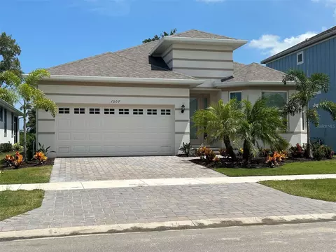 1007 Signet Dr, Apollo Beach, FL 33572