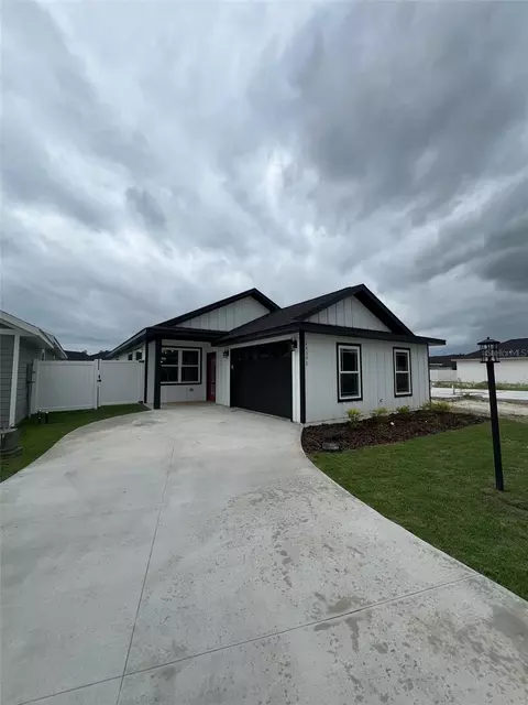 24398 SW 18th Ln, Newberry, FL 32669