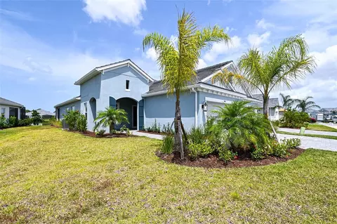 10064 Lake Wales Cir, Sarasota, FL 34241