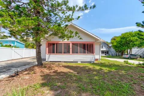 711 Davis St, Daytona Beach, FL 32118