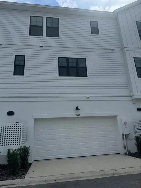 1582 Springwell Ln, Sarasota, FL 34240
