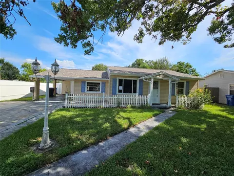1369 Canterbury Rd N, Saint Petersburg, FL 33710