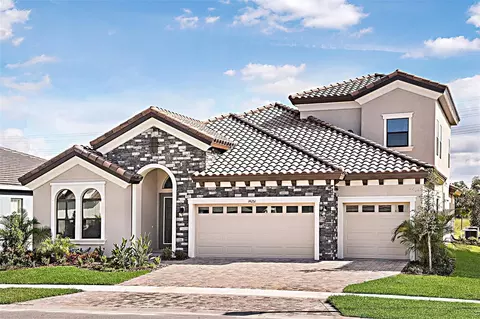 14866 Riders Pass Dr, Lithia, FL 33547