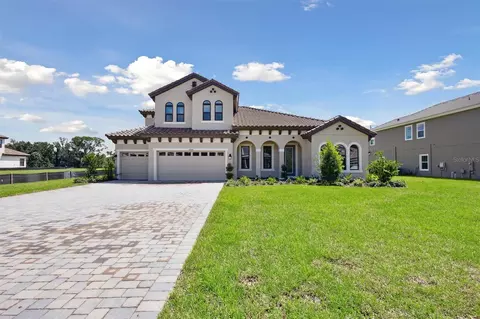 10121 Meadowrun Dr, Lithia, FL 33547