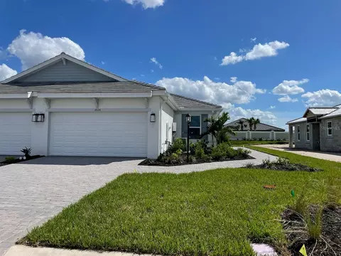 16124 Isola Pl, Bradenton, FL 34211