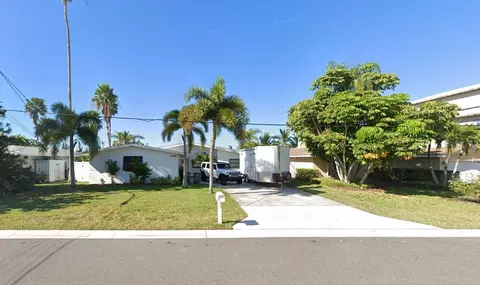 568 Crystal Dr, Madeira Beach, FL 33708