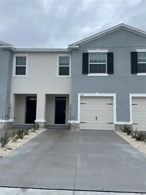 3527 White Dandelion Ct, Plant City, FL 33565