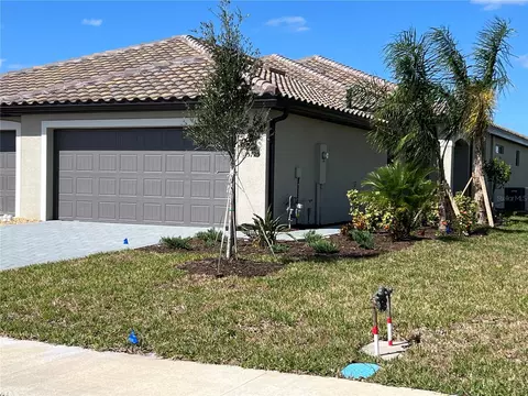 15725 Sunny Day Dr, Bradenton, FL 34211