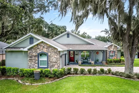 307 Reserve Dr, Tavares, FL 32778