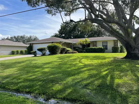 932 Rose Arbor Dr, Sebastian, FL 32958