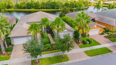 15843 Aurora Lake Cir, Wimauma, FL 33598