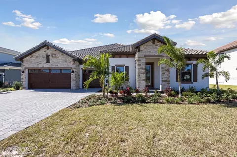 10031 Meadowrun Dr, Lithia, FL 33547