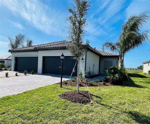 15728 Sunny Day Dr, Bradenton, FL 34211
