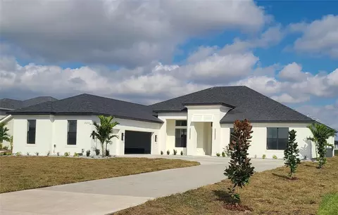 5213 Lake Venice Dr, Wimauma, FL 33598