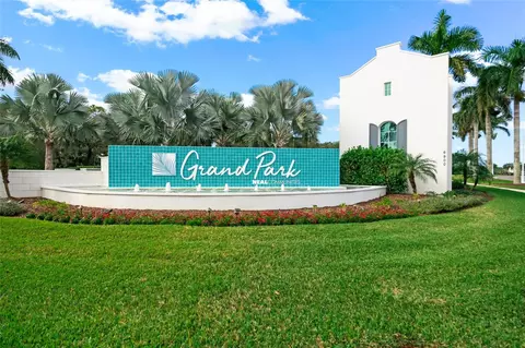 10153 Lake Wales Cir, Sarasota, FL 34241