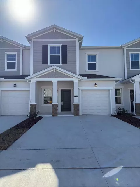 2950 Savoir Ave, Davenport, FL 33837