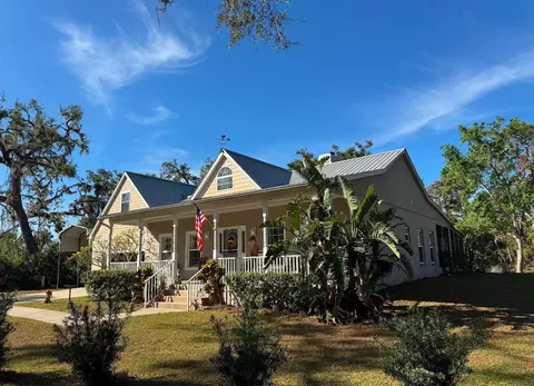 3006 69th St E, Bradenton, FL 34208