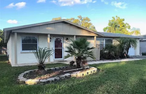 3531 Hoover Dr, Holiday, FL 34691