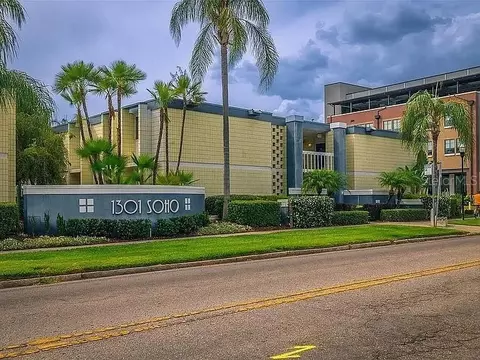 1301 S Howard Ave #A20, Tampa, FL 33606