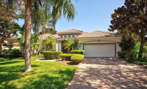 287 Southampton Dr, Indialantic, FL 32903