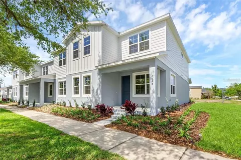 6913 Five Oaks Dr, Harmony, FL 34773