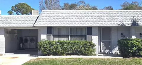 907 Cara Dr, Largo, FL 33771
