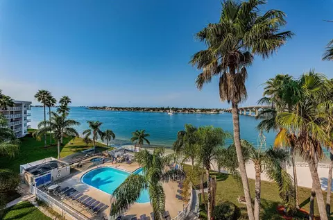 6001 Bahia Del Mar Cir #329, Saint Petersburg, FL 33715