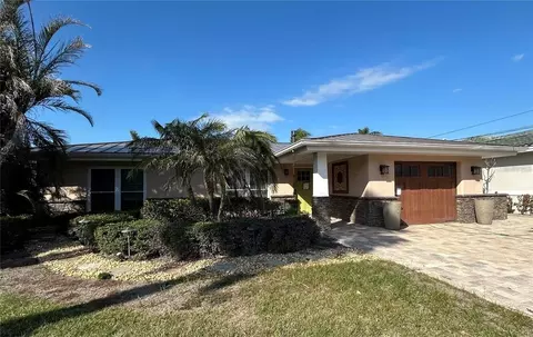 162 Bayside Dr, Clearwater Beach, FL 33767
