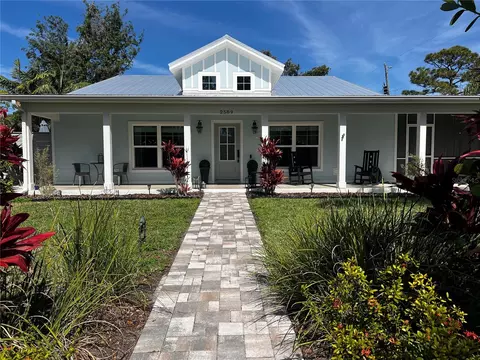 2589 Davis Blvd, Sarasota, FL 34237