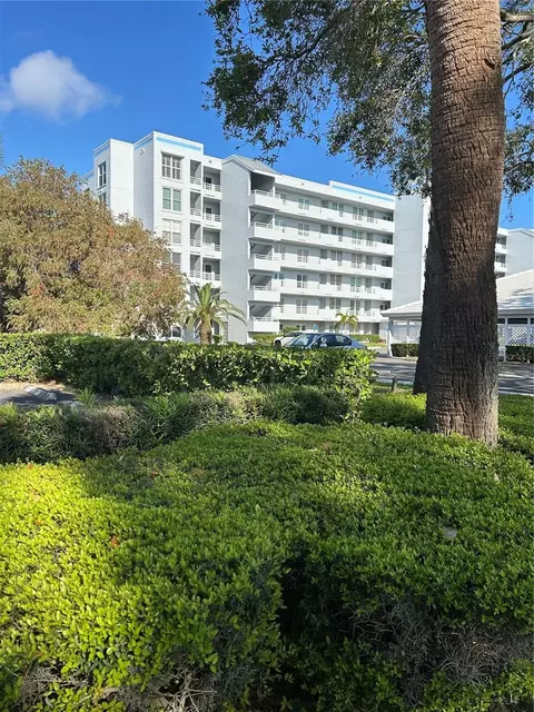 3790 Pinebrook Cir #401, Bradenton, FL 34209