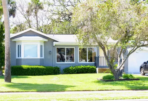 1108 S Riverside Dr, New Smyrna Beach, FL 32168