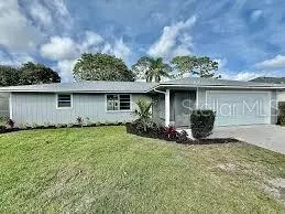 522 NW Grenada St, Port Saint Lucie, FL 34983