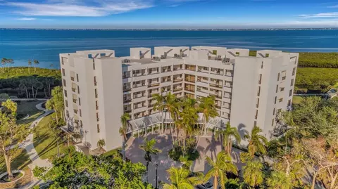 1930 Harbourside Dr #113, Longboat Key, FL 34228